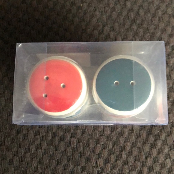 Salt and Pepper Shaker 🧂 - Picture 2 of 3